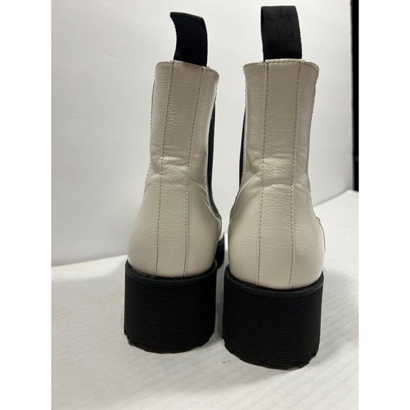Dirty Laundry Maps Chelsea Boot‎ White Faux Leather Size 7.5 Ankle - Picture 3 of 9